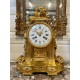 Reloj de bronce dorado estilo Luis XVI