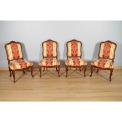 Cuatro sillas de nogal estilo Regencia