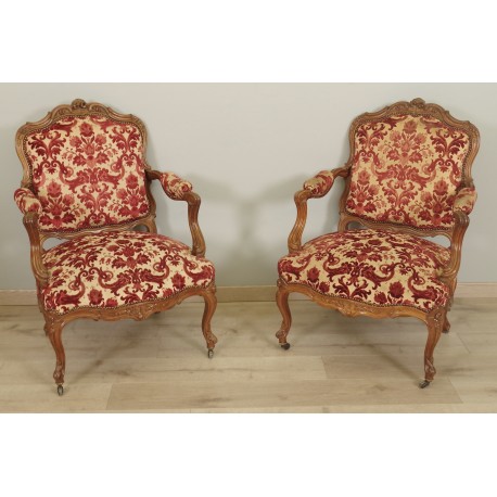 Un par de sillones estilo Luis XV